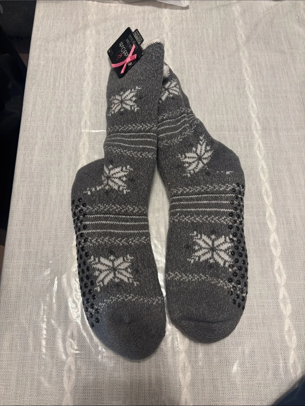 Cuddl Duds Gray Snowflake Grip double layer lounge socks